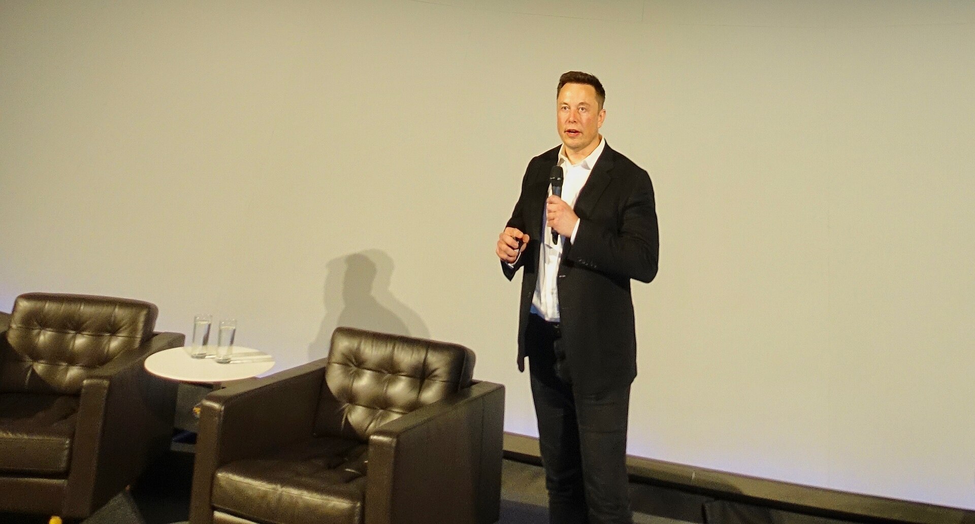Elon Musk presenting the Neuralink master plan, 2019