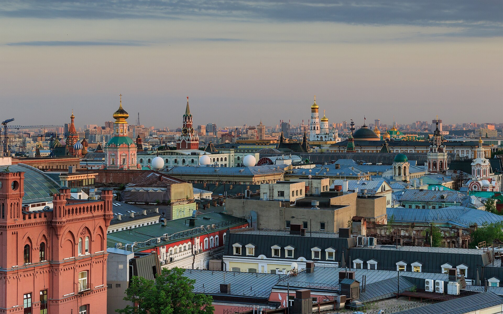 2015 photograph of Lubyanka Square, Moscow: the building that housed the KGB, now the FSB