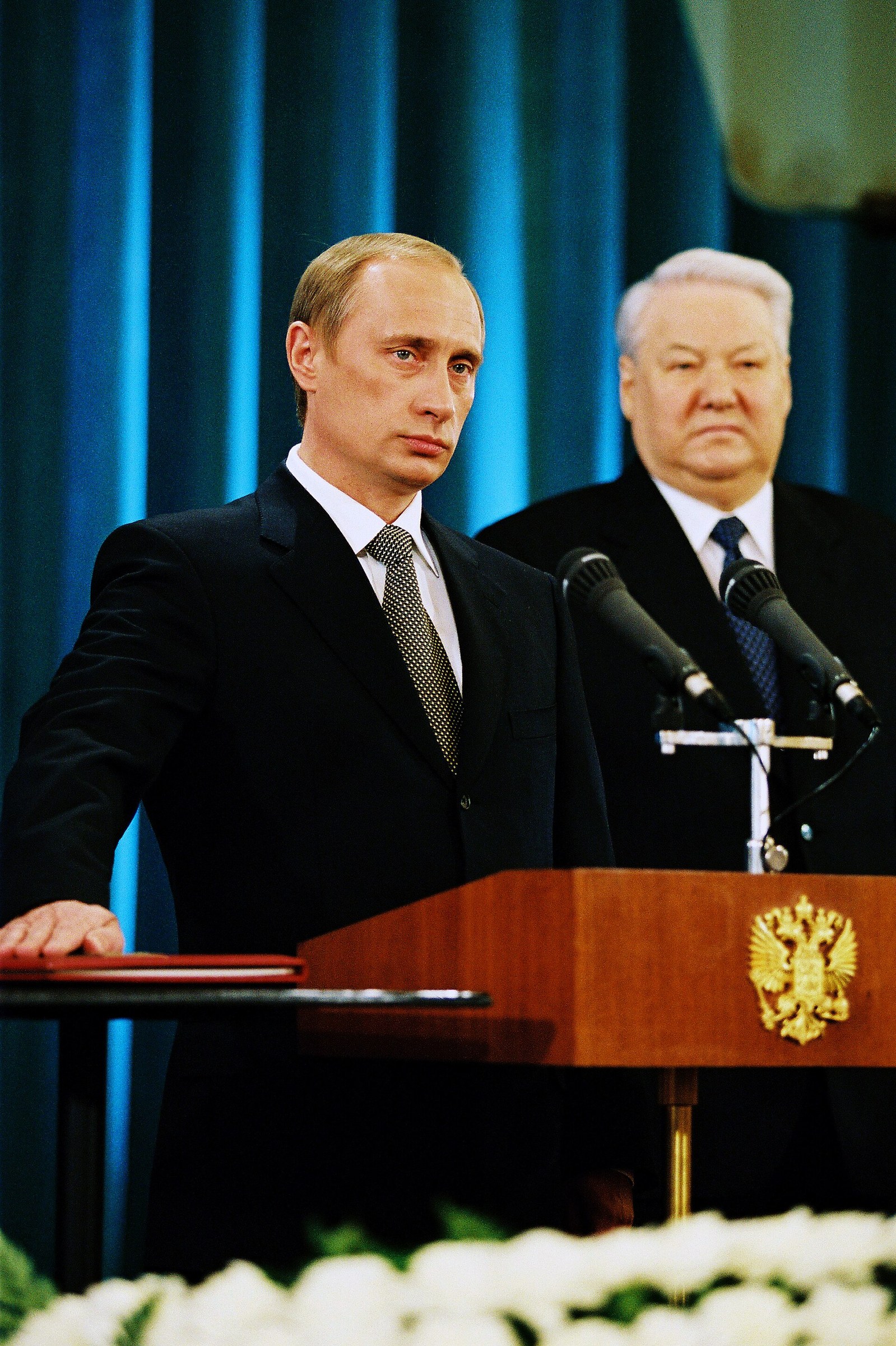 Photograph of Vladimir Putin taking the presidential oath, 7 May 2000