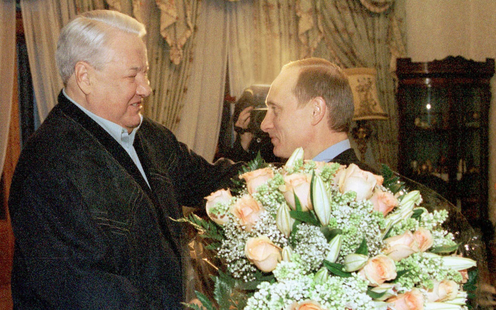 Photograph of Vladimir Putin with Boris Yeltsin at the Gorky-9 residence
